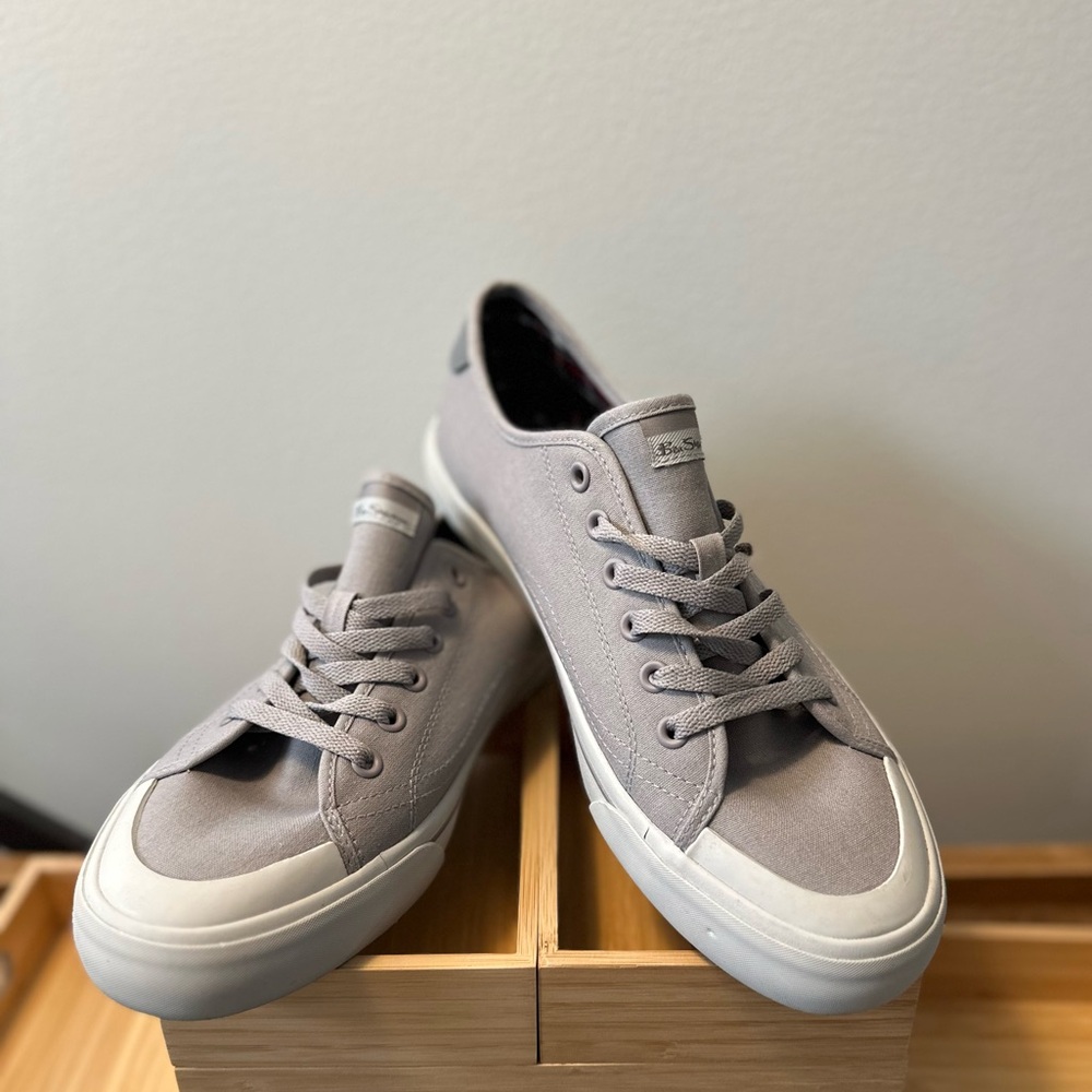 Ben Sherman NWOT Gray Canvas Sneakers Men’s 8.5/Women’s 10.5